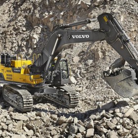volvo-benefits-crawler-excavator-ec750d-t3-boom-and-arm-2324x1200