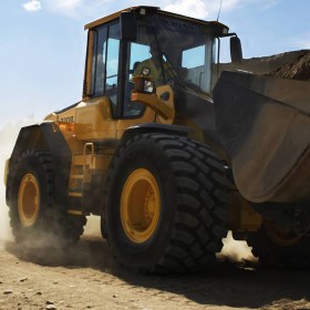 volvo-benefits-wheel-loader-l60f-t3-smooth-and-effective-braking-2324x12006