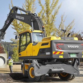 volvo-benefits-wheeled-excavator-ew205d-t3-stable-undercarriage-2324x1200